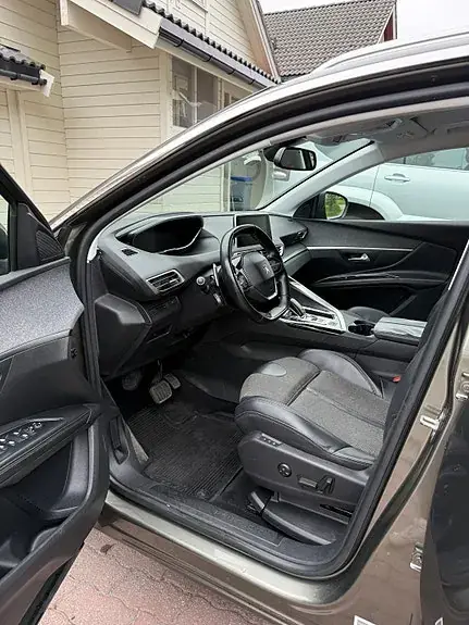 Peugeot 5008 2018 photo 2