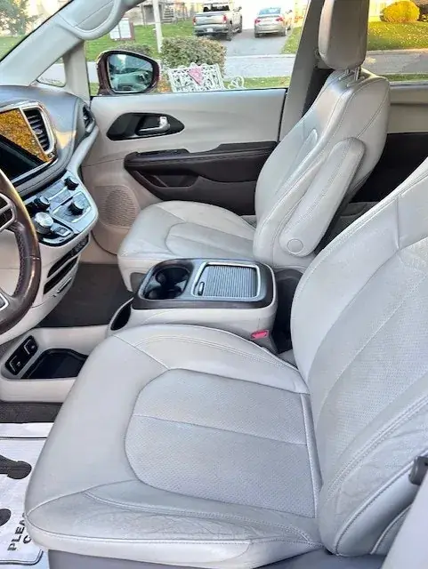 Chrysler Pacifica 2021 photo 3