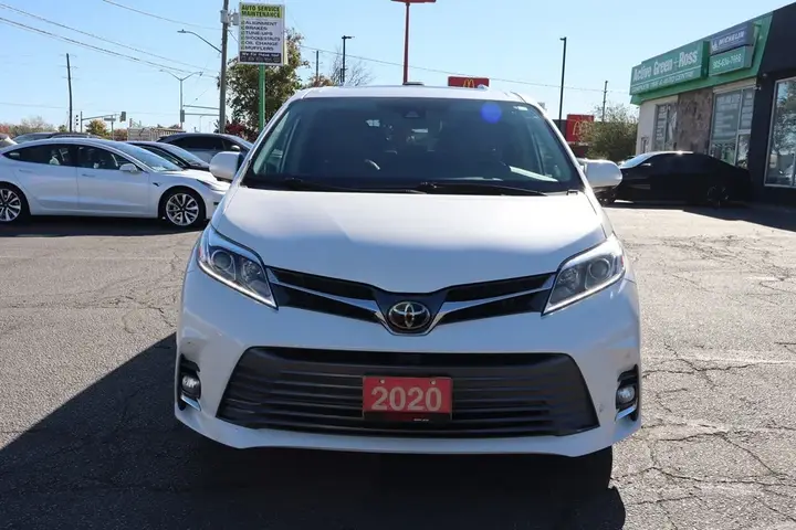 Toyota Sienna 2020 photo 2
