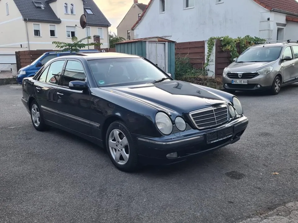 Mercedes-Benz E 240 W210