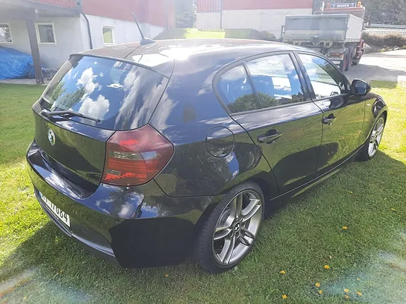 BMW 116D 2011 photo 2