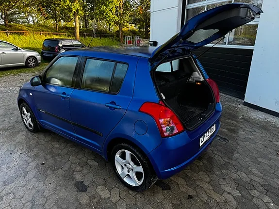 Suzuki Swift 2008 photo 4