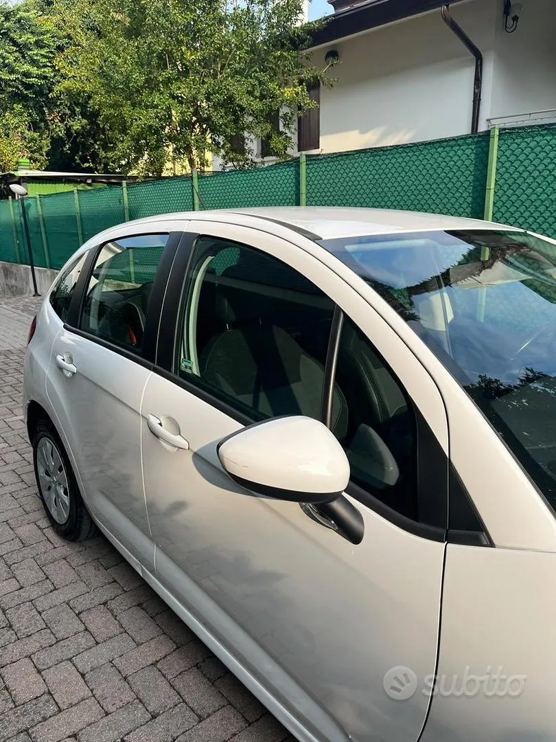 Citroen C3 2012 photo 3