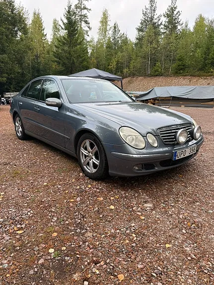 Mercedes-Benz E320