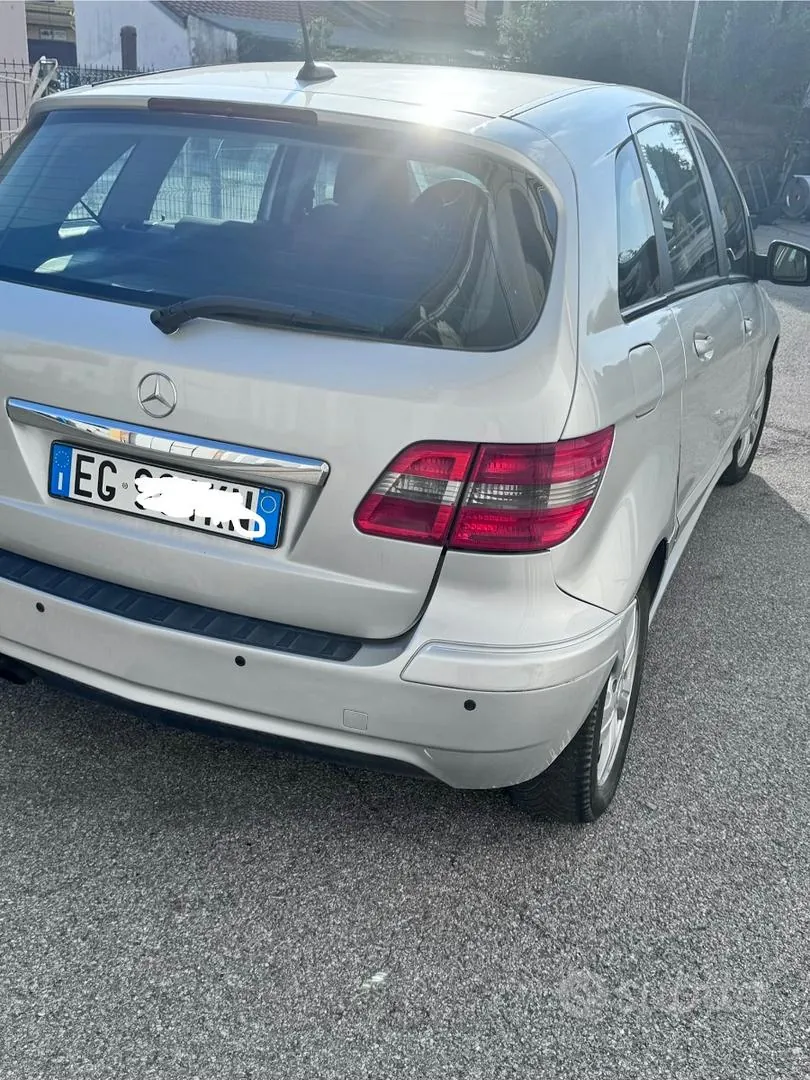 Mercedes-Benz B-Class 2011 photo 4