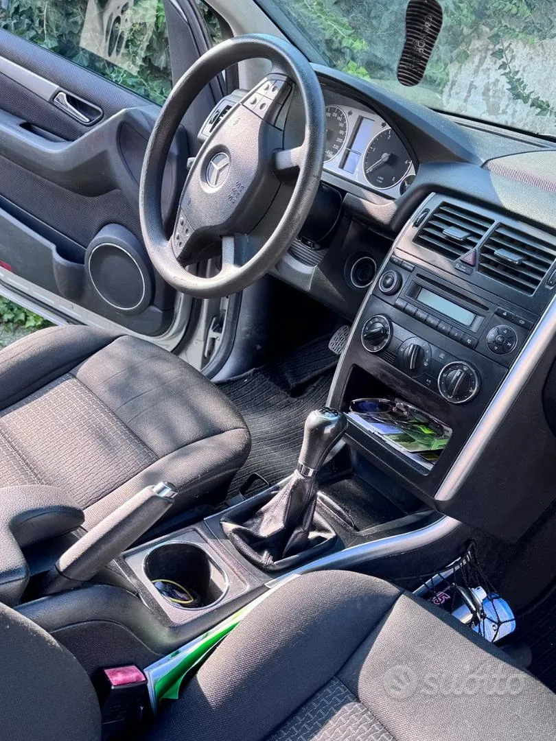 Mercedes-Benz B-Class 2011 photo 5