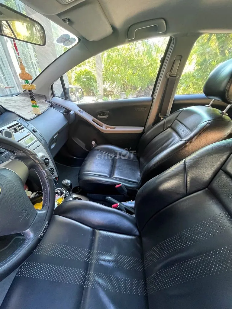 Toyota Yaris 2011 photo 5