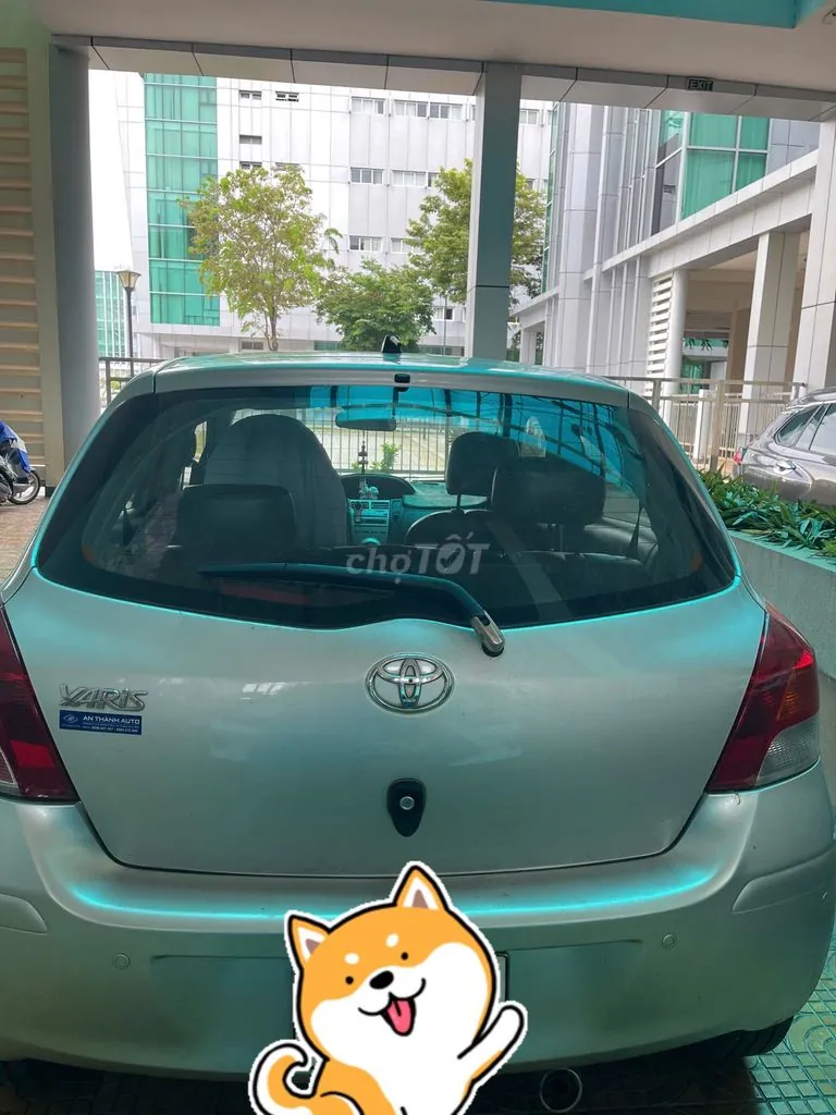 Toyota Yaris 2011 photo 2