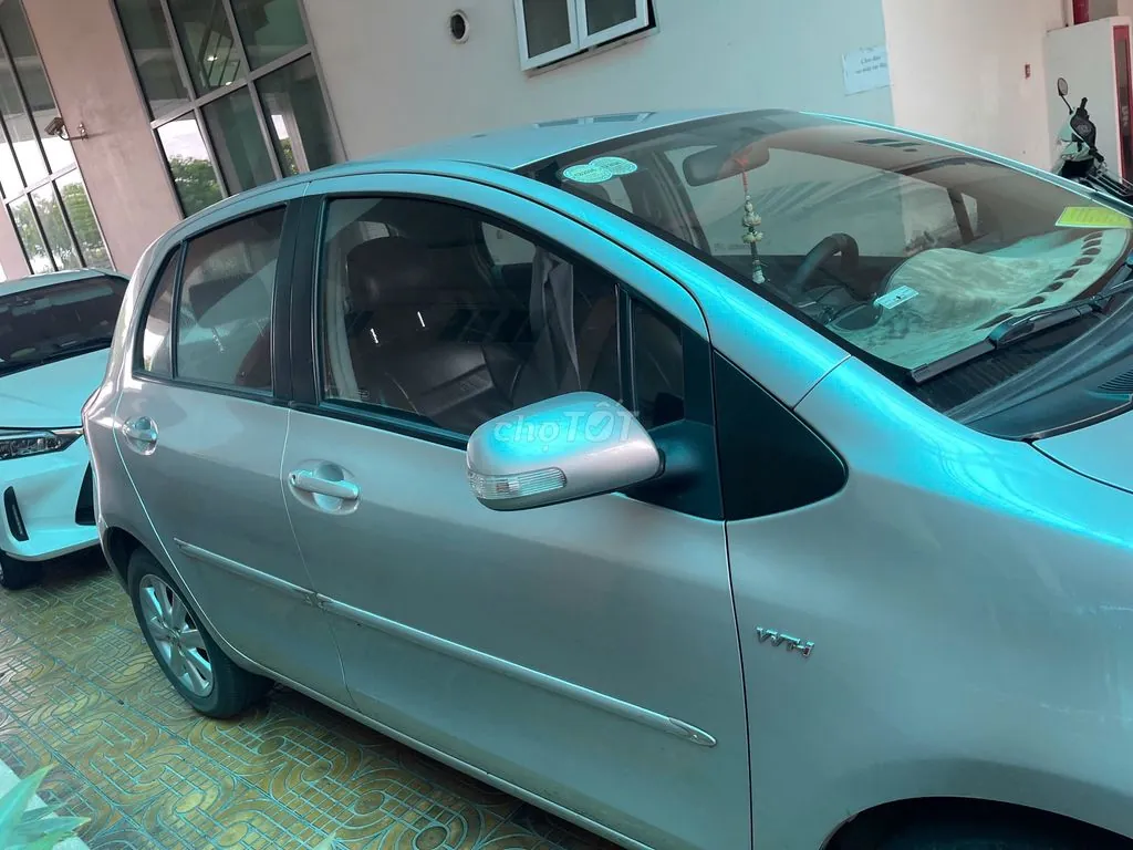 Toyota Yaris 2011 photo 3