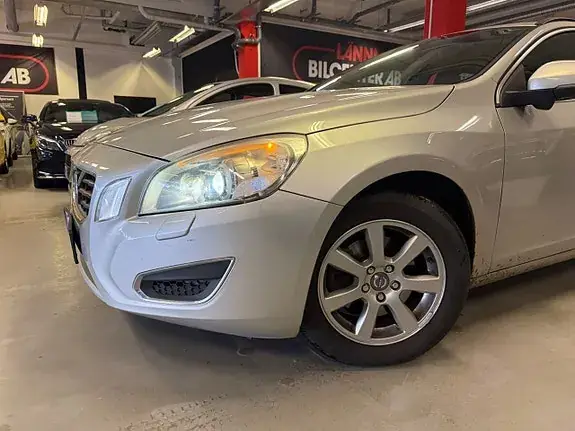 Volvo V60 2011 photo 2