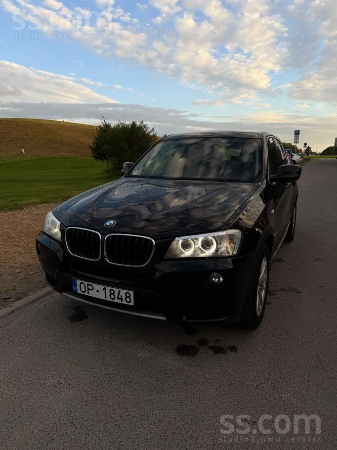 BMW X3 2011 photo 2
