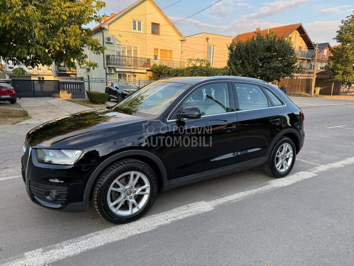 Audi Q3 2012 photo 2