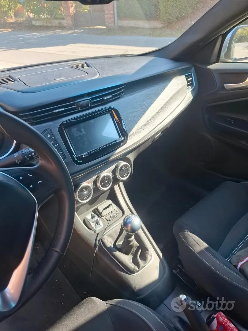 Alfa Romeo Giulietta 2020 photo 3