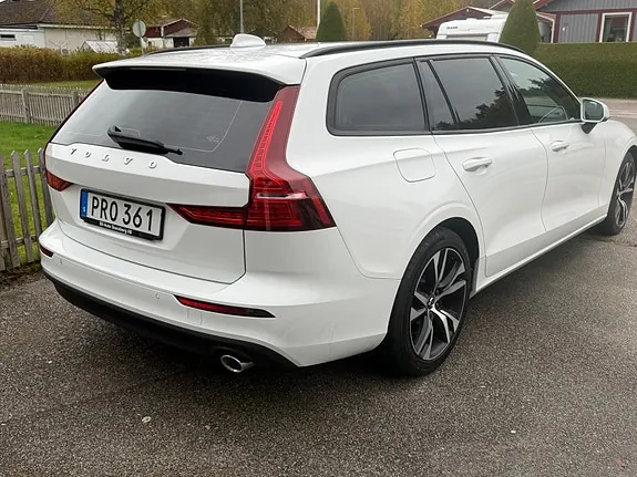 Volvo V60 2019 photo 2