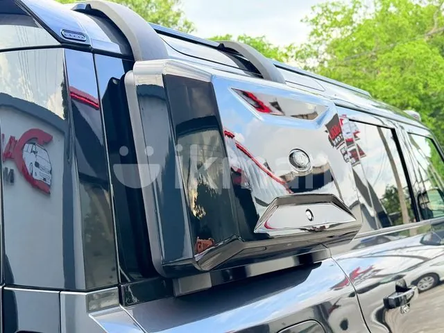 Land Rover Defender 2024 photo 5