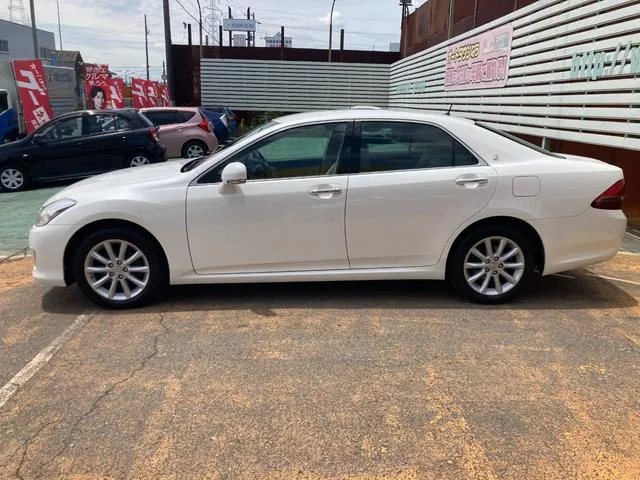 Toyota Crown Royal 2009 photo 5