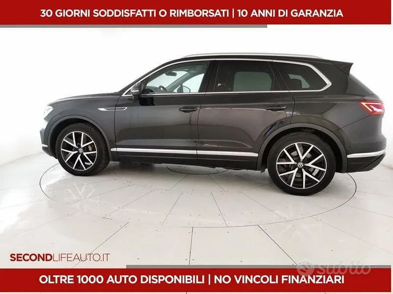 Volkswagen Touareg 2021 photo 2
