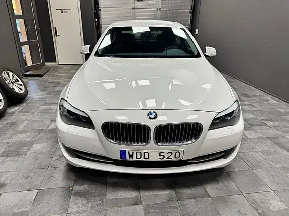 BMW 520D 2011 photo 2