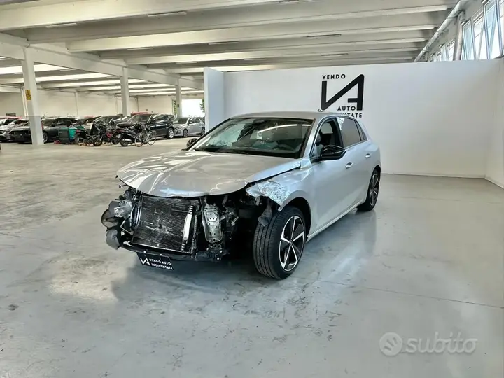 Opel Astra 2023 photo 3