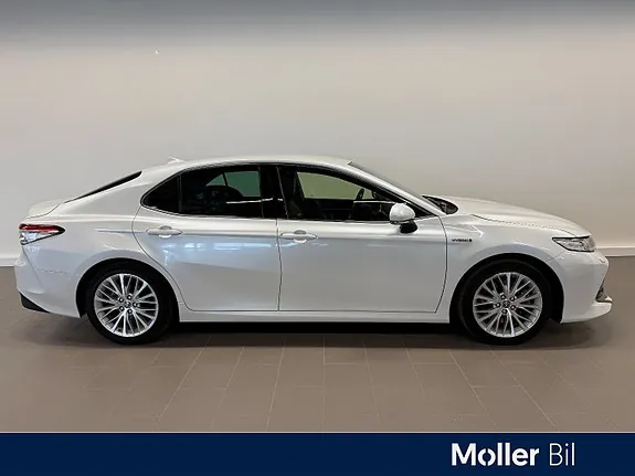 Toyota Camry 2021 photo 2