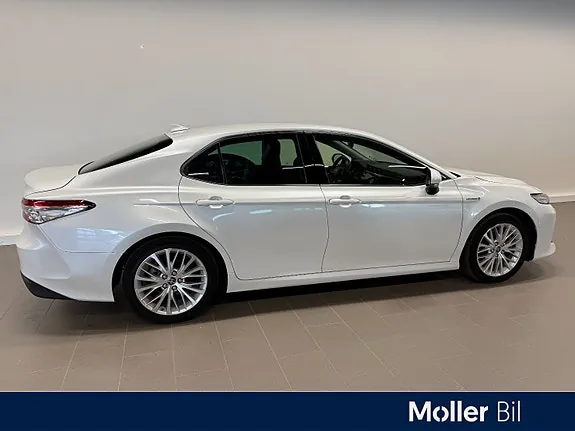 Toyota Camry 2021 photo 3