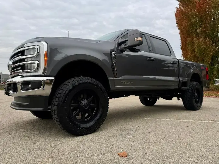 Ford F350 2023 photo 3