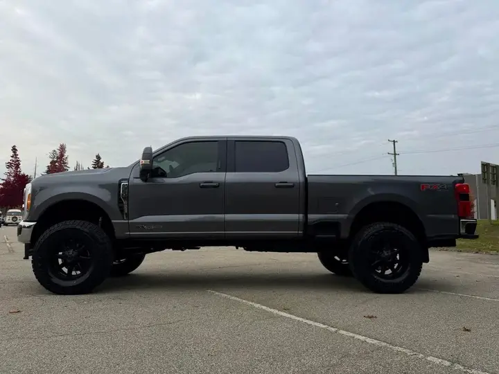 Ford F350 2023 photo 4