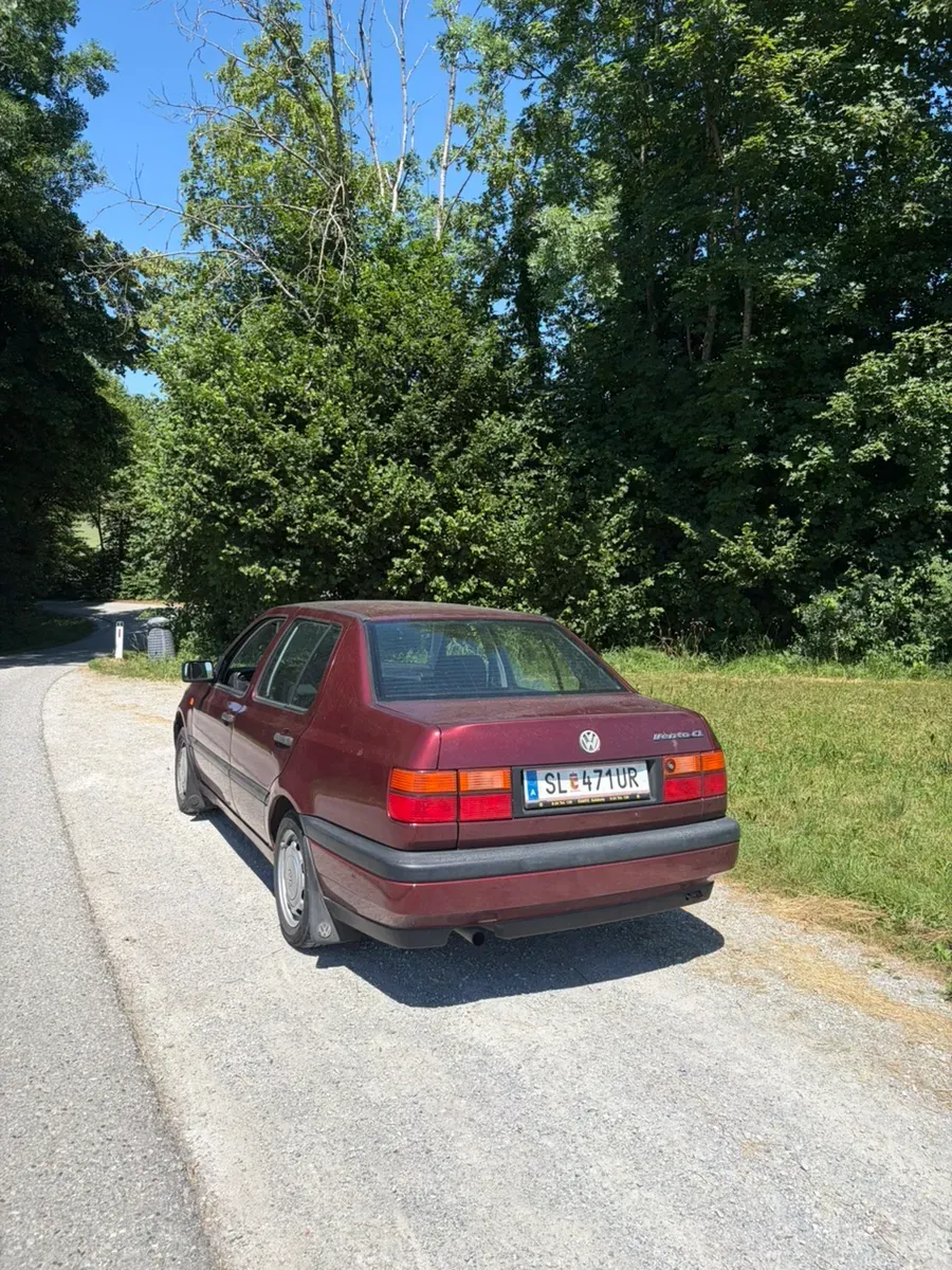 Volkswagen Vento 1992 photo 3