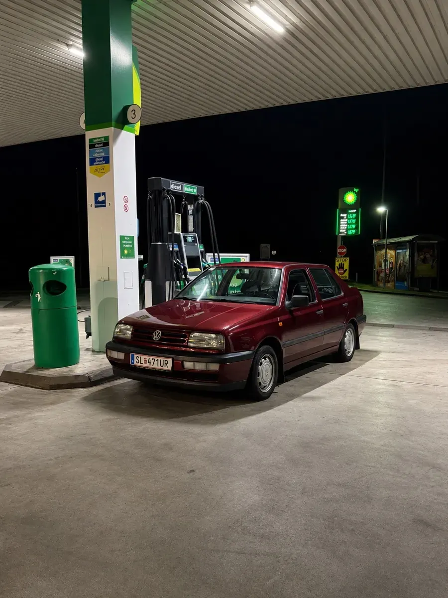Volkswagen Vento 1992 photo 2