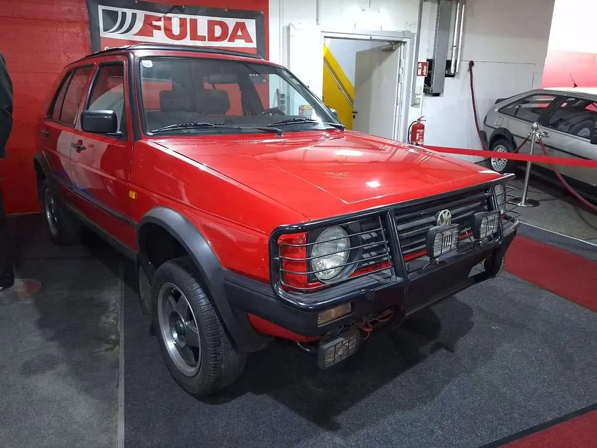 Volkswagen Golf 1990 photo 2