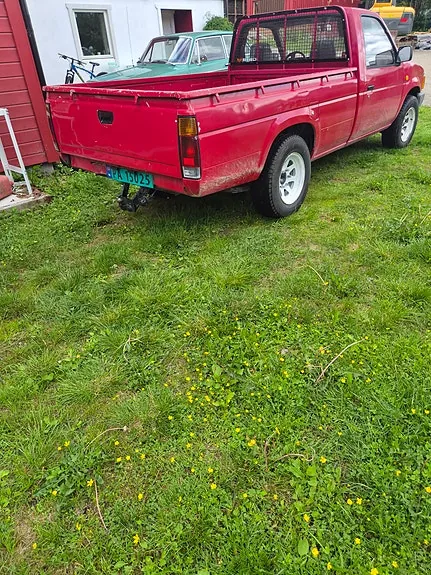 Nissan King Cab 1986 photo 4