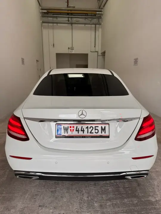 Mercedes-Benz E-Class 2017 photo 2