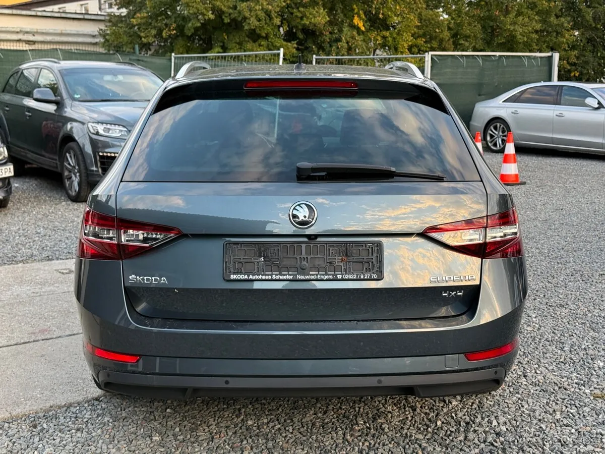 Skoda Superb 2018 photo 5