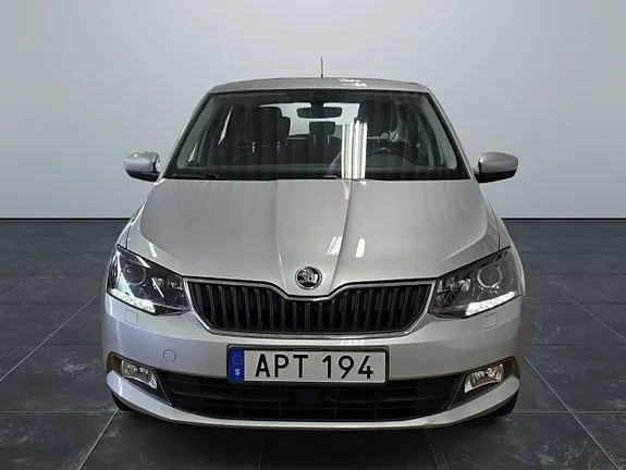 Skoda Fabia 2015 photo 2