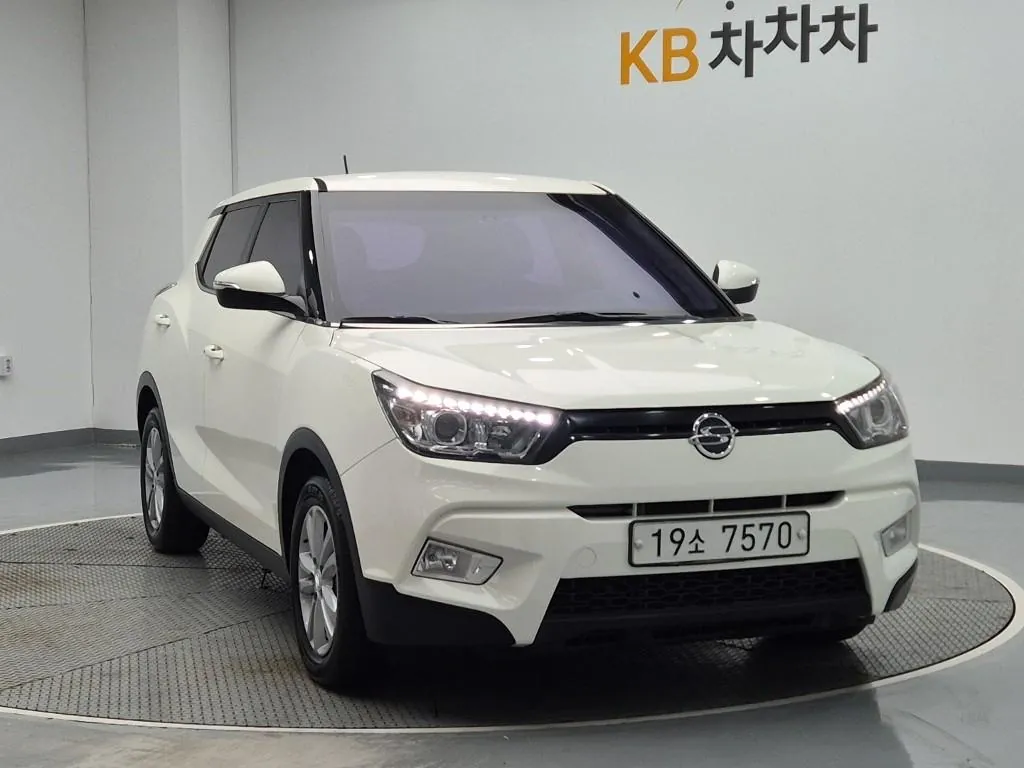 KG Mobility Tivoli 2015 photo 4