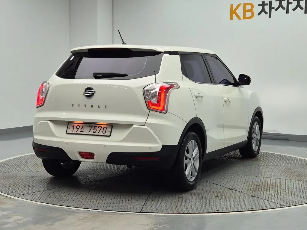 KG Mobility Tivoli 2015 photo 3