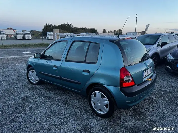 Renault Clio 2004 photo 3