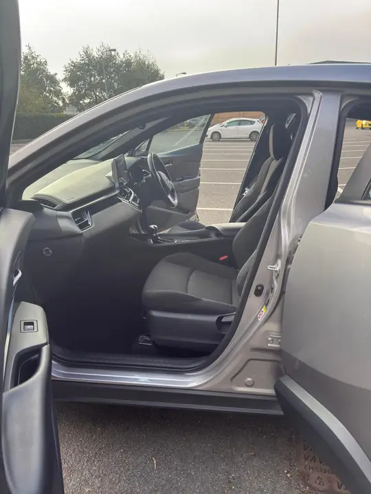 Toyota C-Hr 2018 photo 4