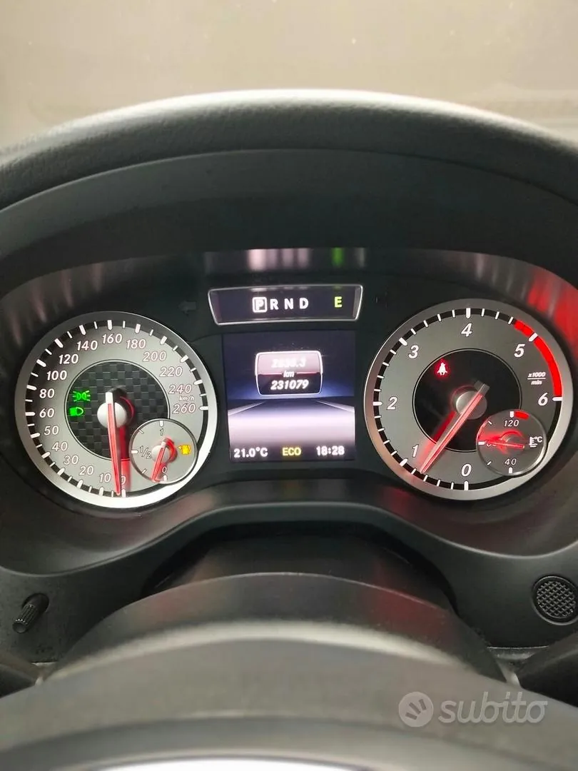 Mercedes-Benz A 2015 photo 4