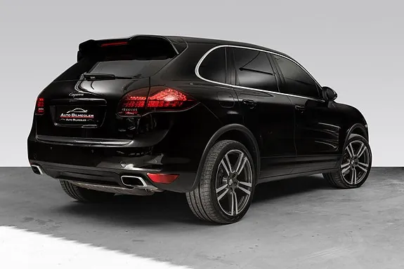 Porsche Cayenne 2013 photo 2