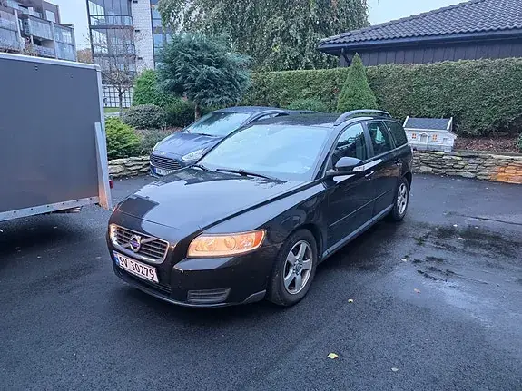 Volvo V50 2011 photo 2