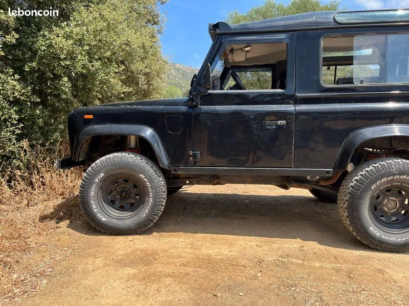 Land Rover Defender 1997 photo 2