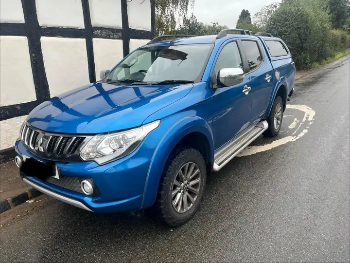 Mitsubishi L200 2017 photo 2
