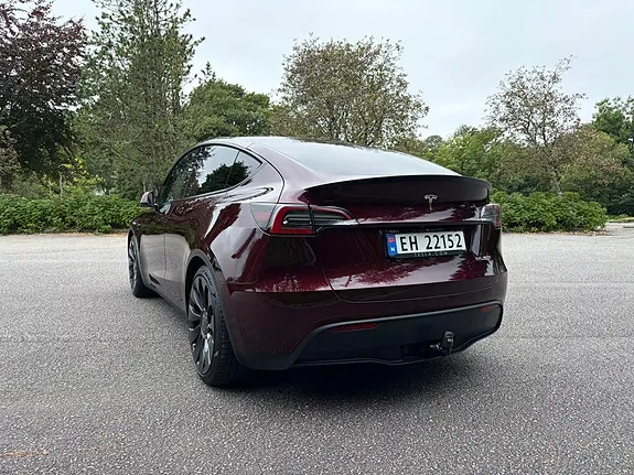 Tesla Model Y 2024 photo 5