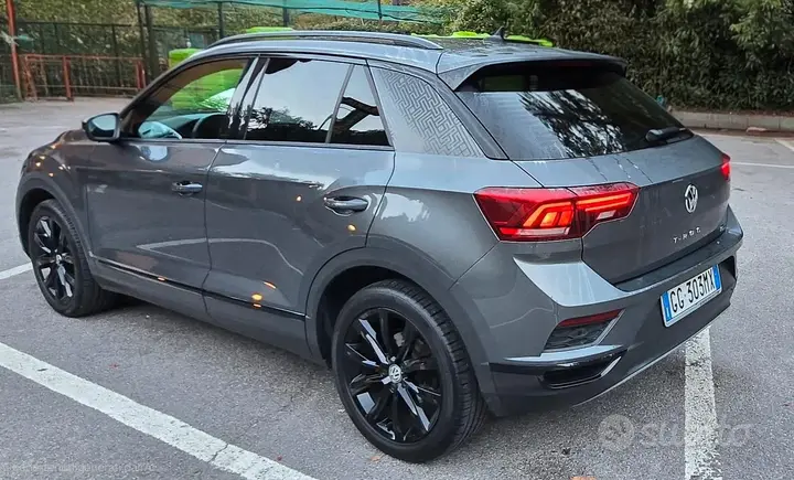 Volkswagen T-Roc 2021 photo 2