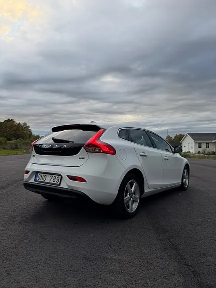 Volvo V40 2014 photo 4