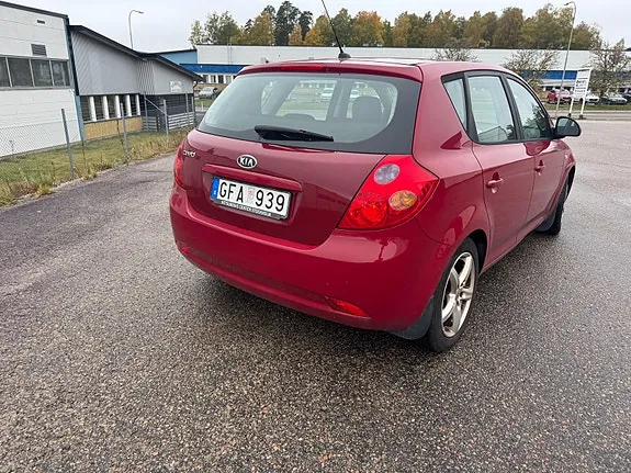 Kia Ceed 2007 photo 4