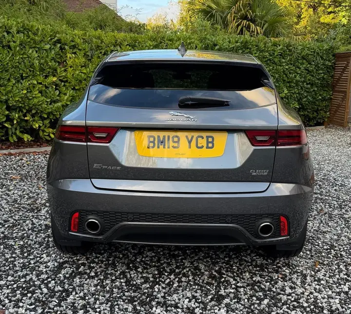 Jaguar E-Pace 2019 photo 4