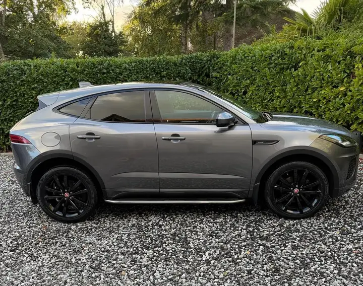Jaguar E-Pace 2019 photo 5