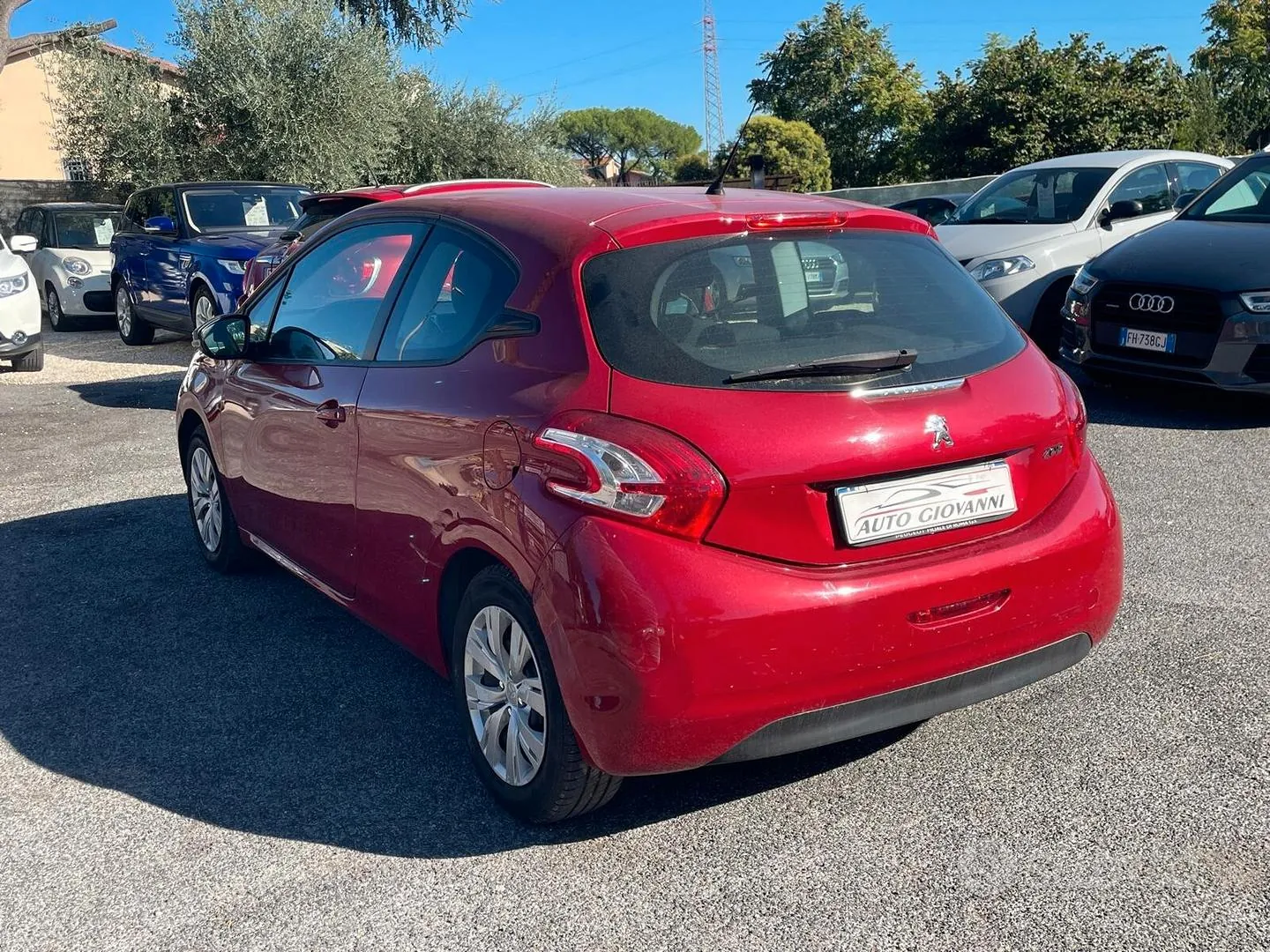 Peugeot 208 2013 photo 2